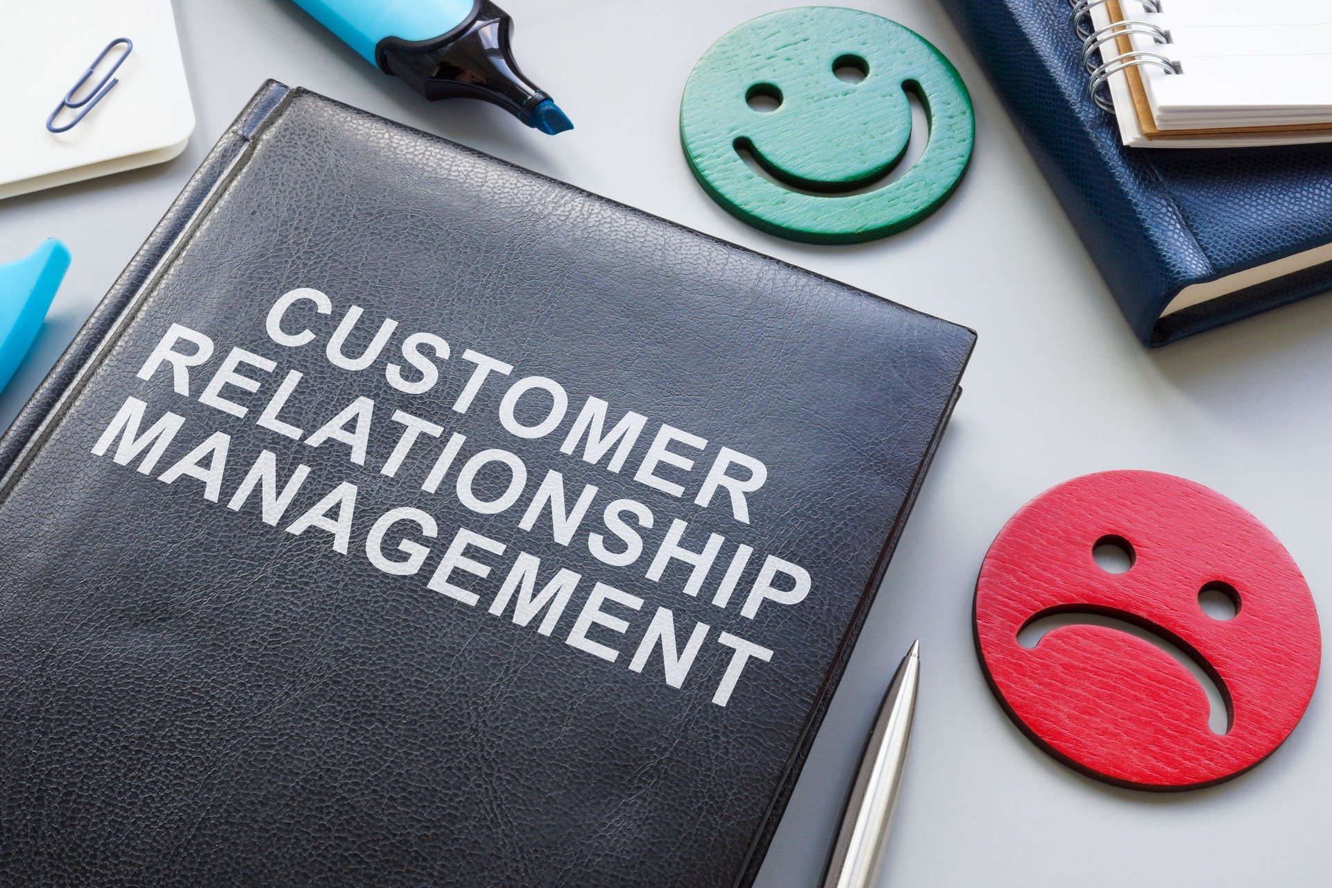 Livre de gestion de la relation client et sourires.